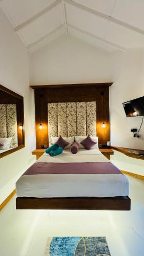 Deluxe Triple Room with Nature View image 3