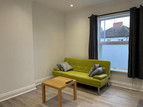 Modern Flat in PE1 City Centre, Peterborough (photo 7)