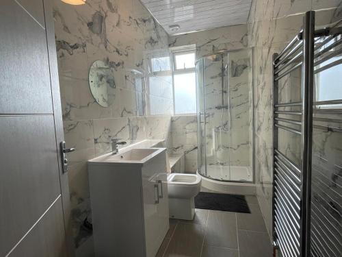 Modern Flat in PE1 City Centre, Peterborough (photo 9)
