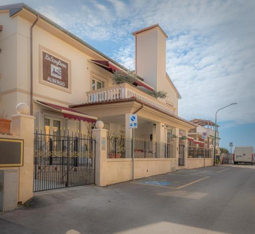 . Hotel La Scogliera