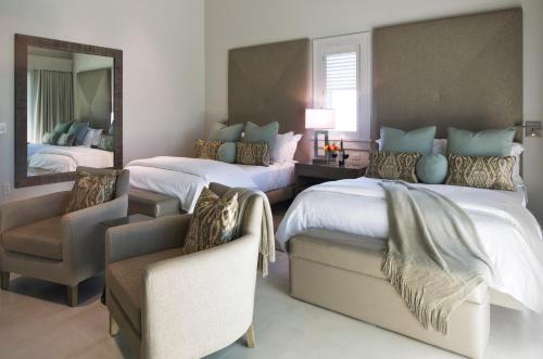 One-Bedroom Suite with Two Queen Beds