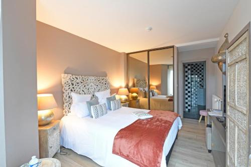 Cit'Hotel La Villa Julia in Агон Кутенвіль