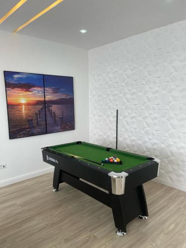 Luxurious 2 bedroom - image 5