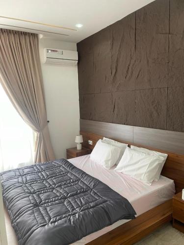 Luxurious 2 bedroom - image 2