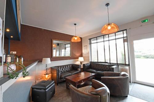 Cit'Hotel La Villa Julia in Агон Кутенвіль