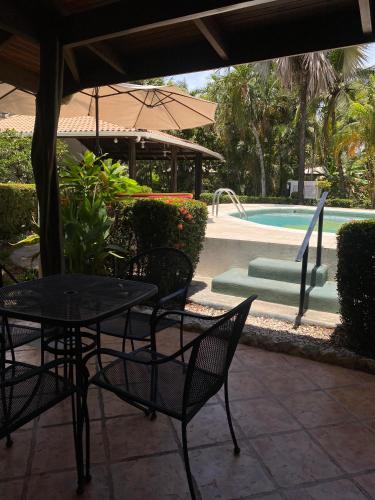 Balcony/terrace, Parti Gras Hotel & Villas en Playa Potrero in Potrero