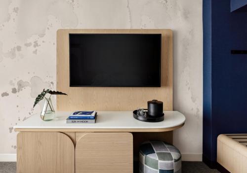 Essential King Room room in Kimpton Theta New York - Times Square By IHG