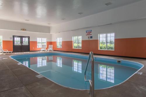 泳池, Motel 6 Streetsboro, OH in 斯崔特斯柏羅
