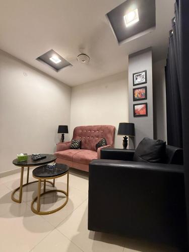 Elite 2-Bed Executive Residence - image 12