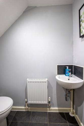 Cosy 3 Bed House Near City Centre with Free Parking - Family Friendly, Birmingham (fotografie 8)