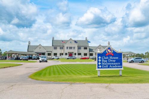 Golf Lovers 4BR with Course Access, Resort and More in Parkland