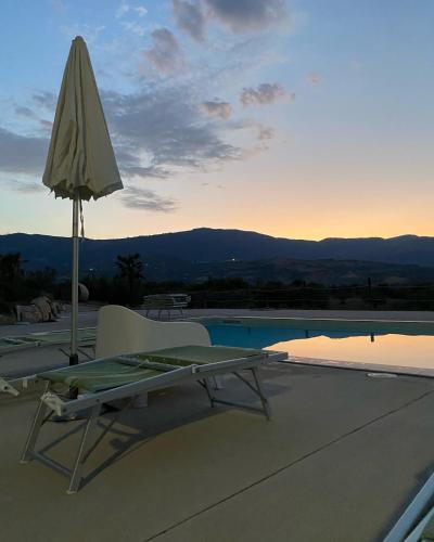 Peldbaseins, Casalecipriano - Country house with swimming pool in Cugnoli