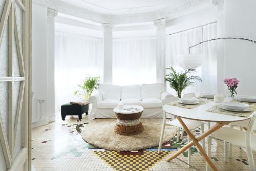 Victoria Site-Luxury Center