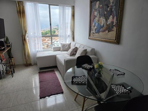 Apartamento vistas lindas cerca centro, Медельин (фото 3)