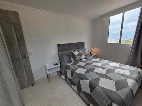 Apartamento vistas lindas cerca centro, Медельин (фото 6)