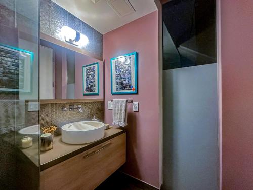 Luxury Living in West Hollywood Modern 3BR Home w Pool & Hot tub, Los Angeles (fotografie 6)