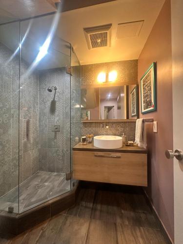 Luxury Living in West Hollywood Modern 3BR Home w Pool & Hot tub, Los Angeles (fotografie 7)