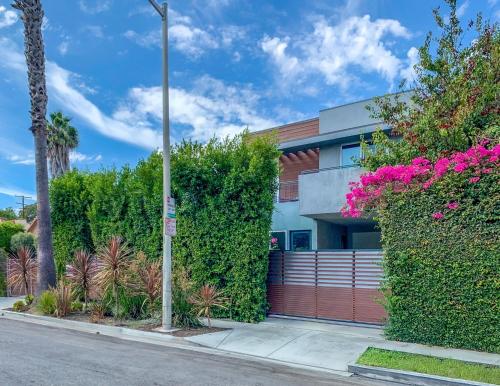 Luxury Living in West Hollywood Modern 3BR Home w Pool & Hot tub, Los Angeles (fotografie 10)