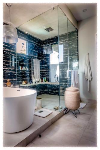 Luxury Living In West Hollywood Modern 3br Home W Pool & Hot Tub - West Hollywood, CA