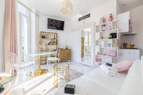 VIP - Lovely studio for 2 people 5 minutes from Palais des Festivals in Prado Republique