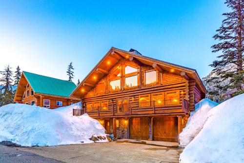 Luxury Family Cabin at Summit West image