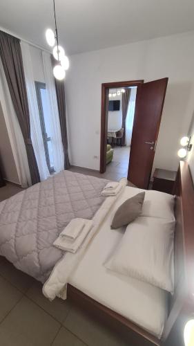 One-Bedroom Apartment image 10