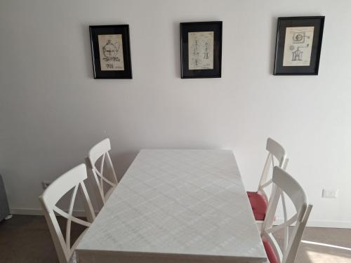 One-Bedroom Apartment image 2