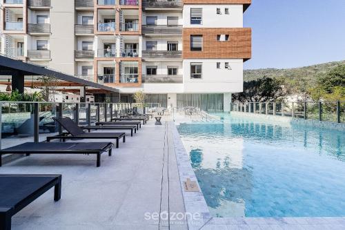 مسبح, Estadia em prédio com piscina, academia e lazer - SSL (Estadia em predio com piscina, academia e lazer - SSL) in Itacorubi