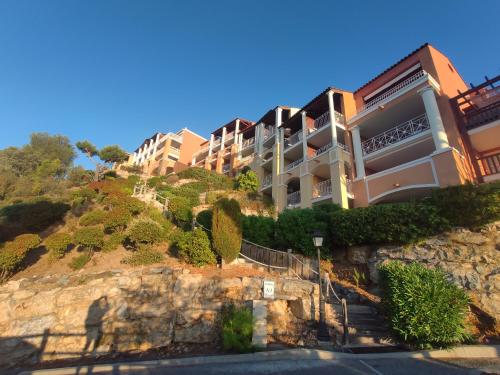 Exterior view, T2 Vue mer, Jardin clos, Village vacances Cap Esterel St Raphael in Saint-Raphael