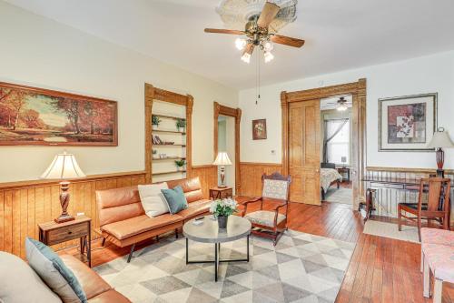 Walk to Medina Public Square 1880 Historic Home