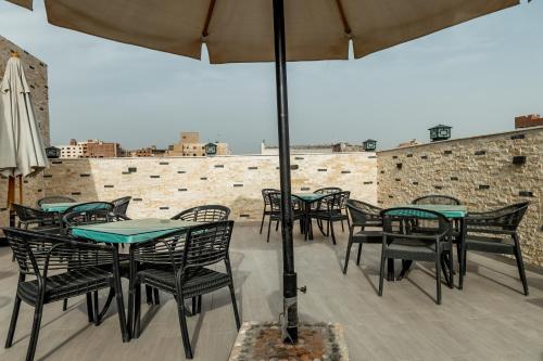 Night Pyramids Inn Hotel - main image