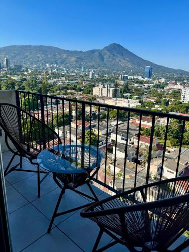 Three-Bedroom Apartment with Mountain View image 8