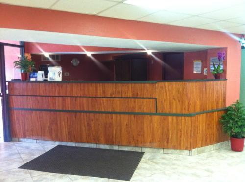 Days Inn by Wyndham Cleveland Lakewood - image 8