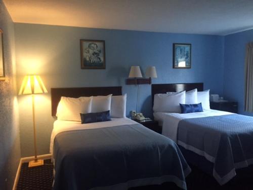 Days Inn by Wyndham Cleveland Lakewood in Lakewood, USA
