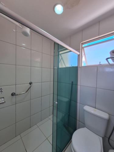 Fürdőszoba, Golden Dolphin Express - VIA CLUB IMOB apê 304 (Golden Dolphin Express - VIA CLUB IMOB ape 304) in Vila Franca