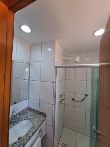 Fürdőszoba, Golden Dolphin Express - VIA CLUB IMOB apê 304 (Golden Dolphin Express - VIA CLUB IMOB ape 304) in Vila Franca