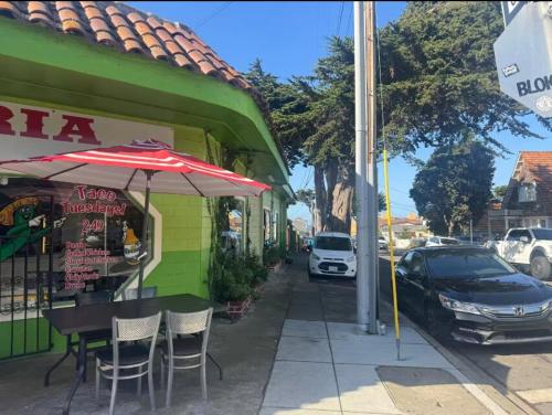 Beachy 1BR Escape with Sofa Bed - Golf & Beach Nearby in Pacifica