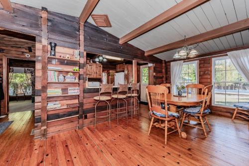 Iekārtas, Whisk You Away Pool 4-Season 35min to Grotto in Pike Bay (ON)