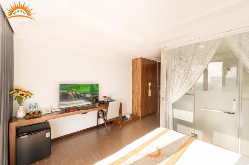 Standard Double Room image 10