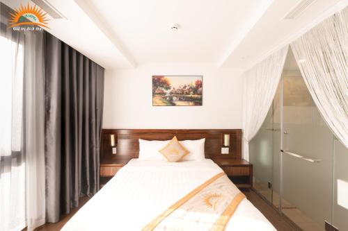 Standard Double Room image 6