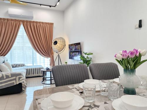 Rawang Home near Aeon|15 Pax|WIFI|Game|Smart TV - image 14