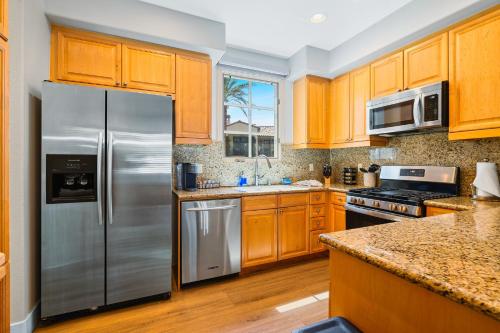LV314 Stylish 3BR-4BA Legacy Villas Townhome in La Quinta, USA