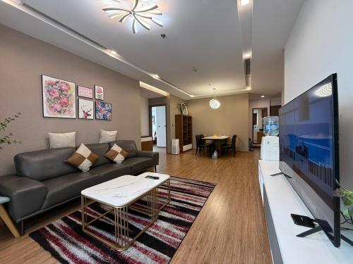 Three-Bedroom Apartment image 3