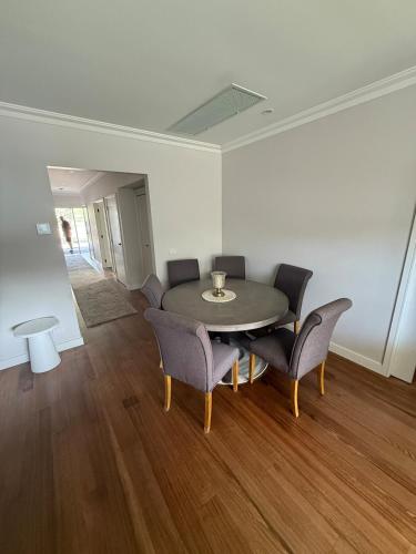 Clinker Lux in Balwyn North 4br Balwyn HS zone in Balwyn North