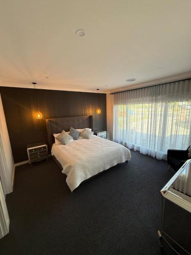 Clinker Lux in Balwyn North 4br Balwyn HS zone in Balwyn North