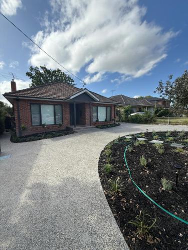 Clinker Lux in Balwyn North 4br Balwyn HS zone in Balwyn North