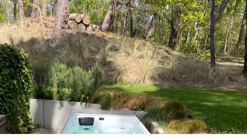 สภาพแวดล้อมโดยรอบ, Villa Brigitte in เลอตูเกต์