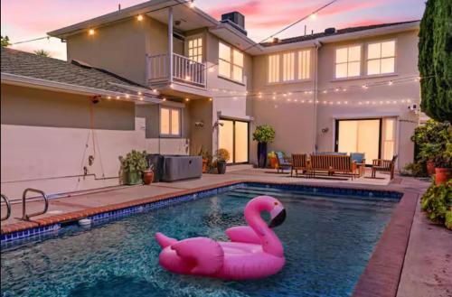 Beverly Hills 6BR Haven w Pool Hot Tub