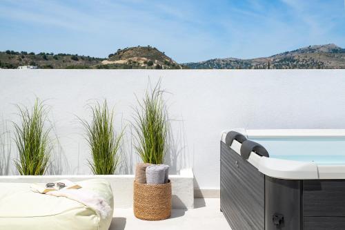 Onar -Quiet Luxury Suites with Private Jacuzzi-Ideal for Couples 5