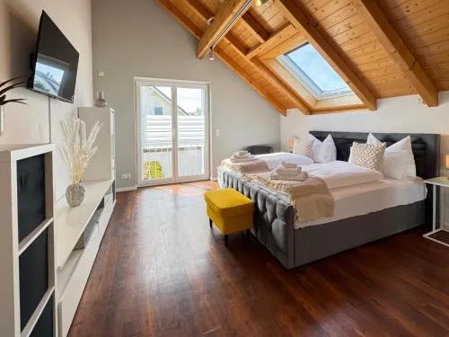 3 Zimmer Apartment, 110 qm, max 5 Personen, Balkon, Parkplatz, Internet 250 MBit in Gärtringen, Deutschland